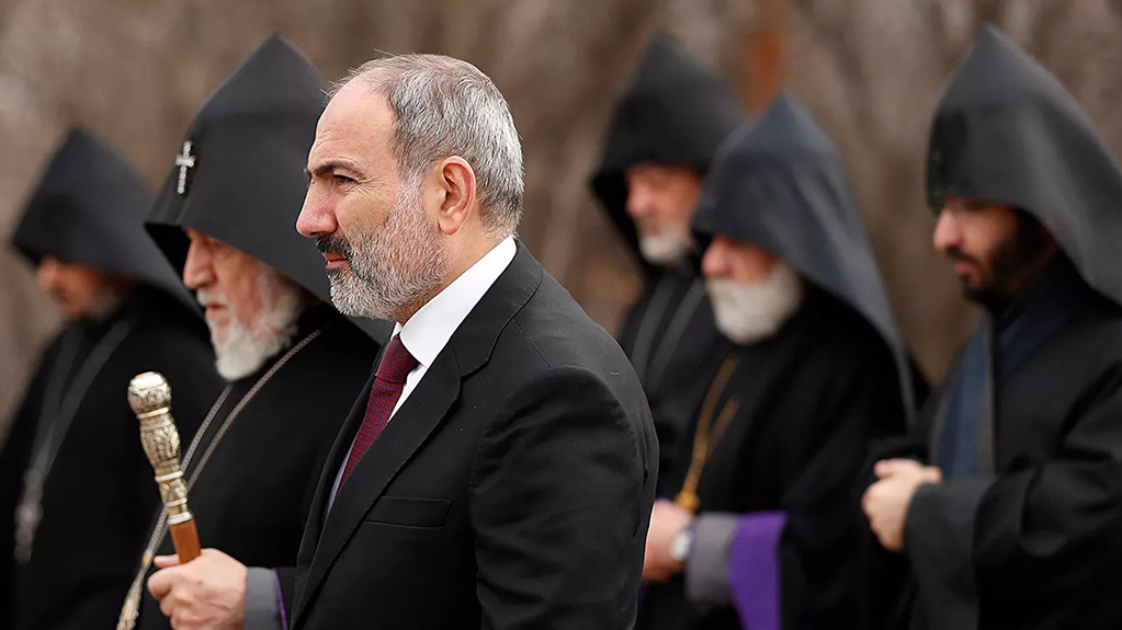 ფაშინიანი: სასულიერო პირს ჰყავს „ბენტლი“ ... და არავის წინაშეა ანგარიშვალდებული. გაგიჟდით?
