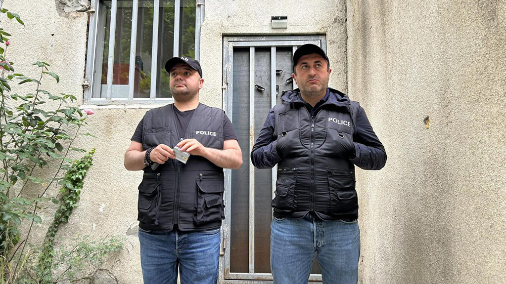  რუსული კანონის მოწინააღმდეგე სარეკლამო სააგენტოებს პოლიცია ჩხრეკს