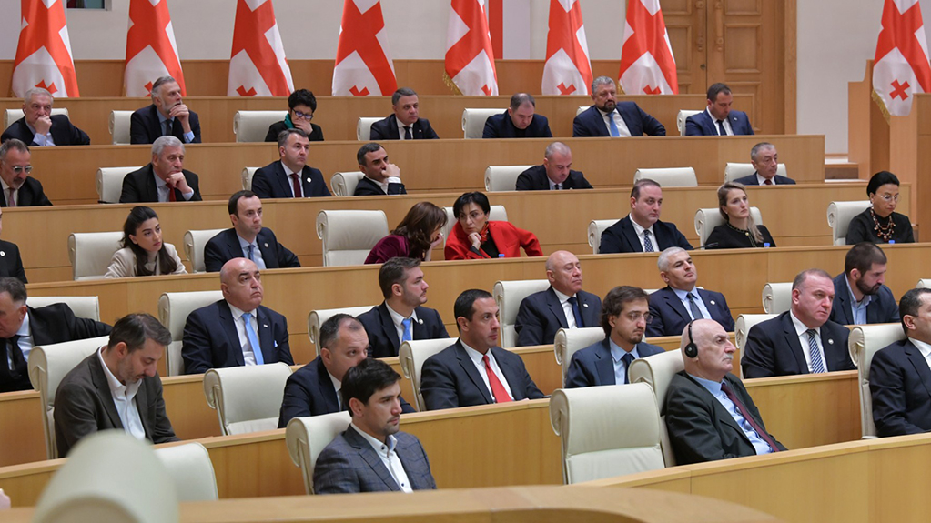  ემიგრანტები ხმას საზღვარგარეთ ვეღარ მისცემენ – „ოცნებამ“ ახალი საარჩევნო კოდექსი მიიღო