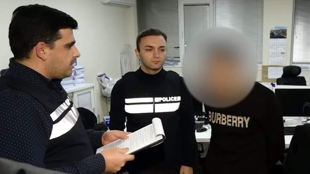  არასრულწლოვნის გაუპატიურების ბრალდებით ორი პირი დააკავეს