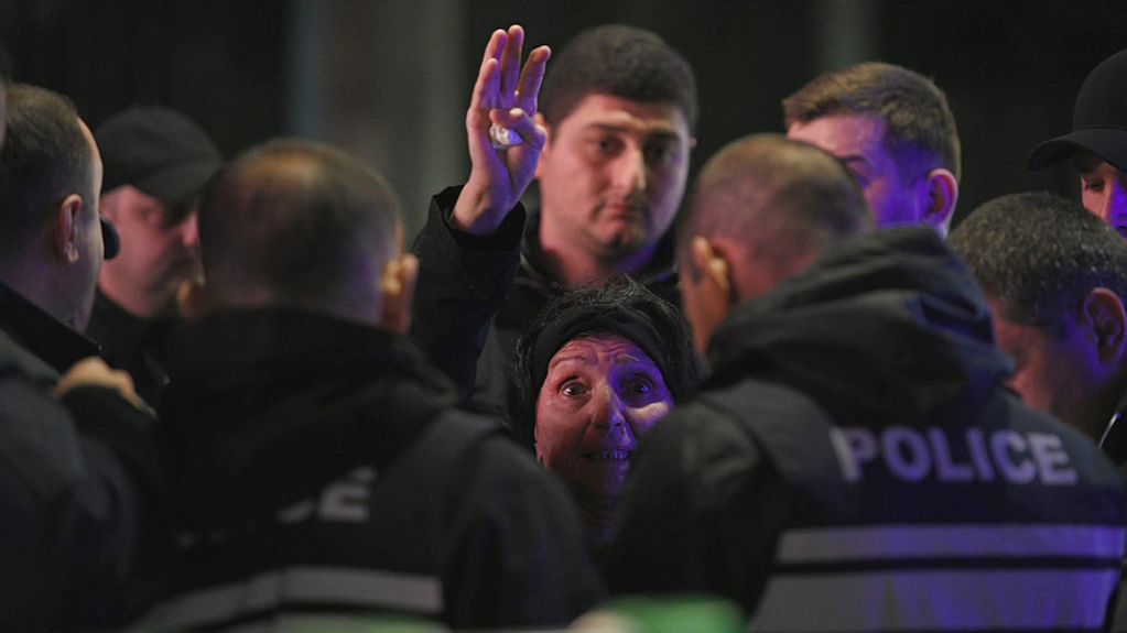  ადვოკატის თქმით, გზის გადაკეტვის საბაბით დაკავებულმა 71 წლის აზა ჩილაჩავამ შიმშილობა დაიწყო