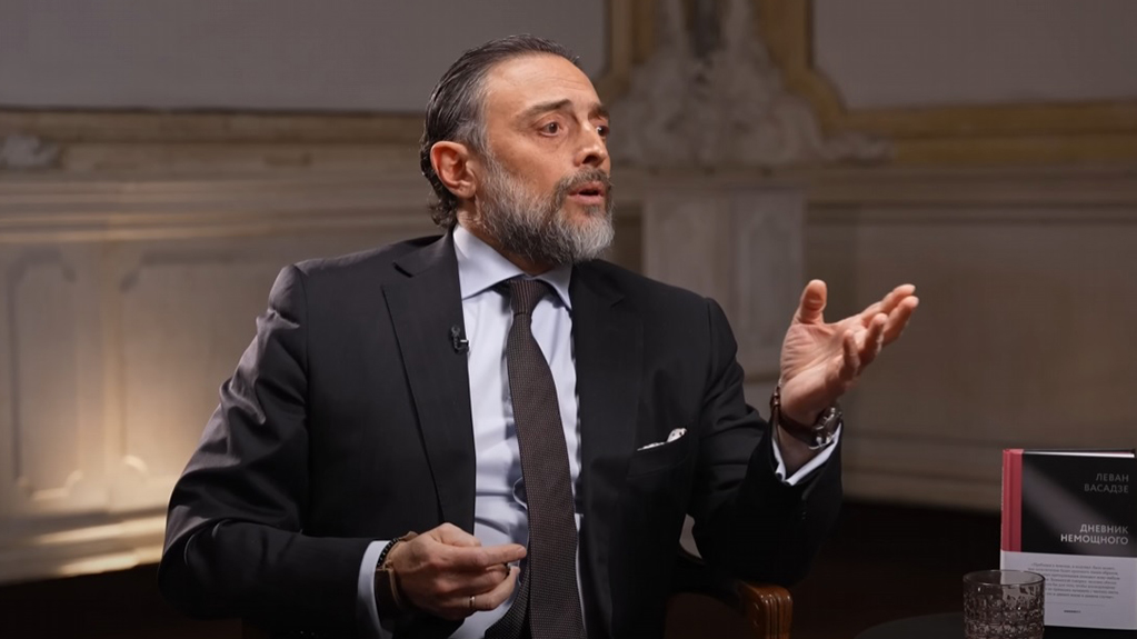  ვასაძის თქმით, ქართულმა ბანკებმა მისი, ოჯახის წევრების და ღვინის საწარმოს ანგარიშები დაბლოკეს