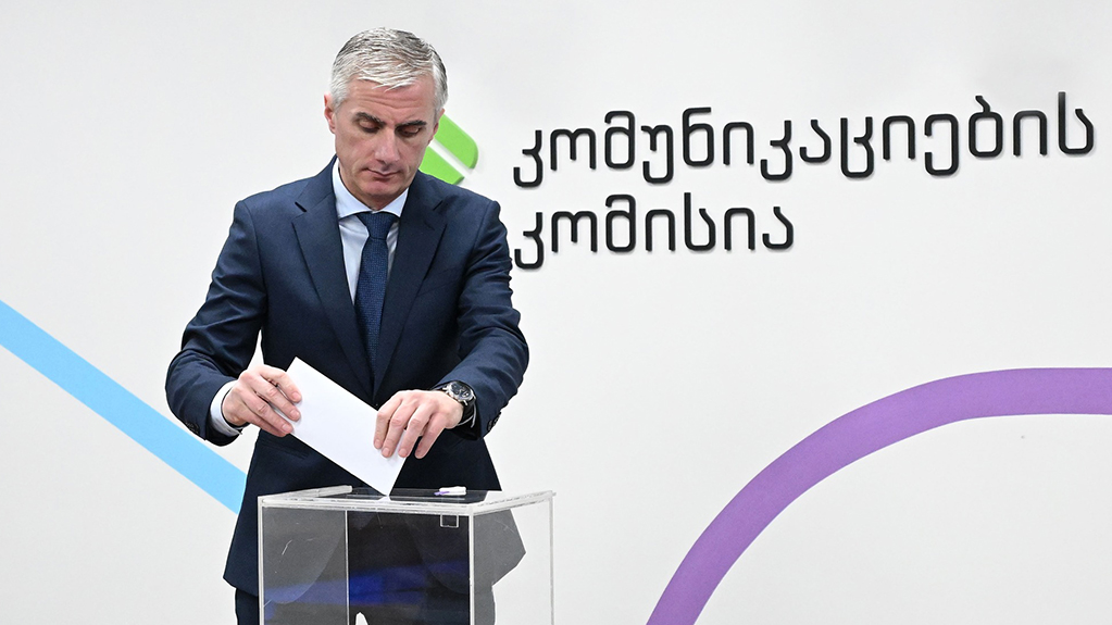  კომუნიკაციების კომისიის თავმჯდომარე „ოცნების“ ყოფილი დეპუტატი გოგა გულორდავა გახდა