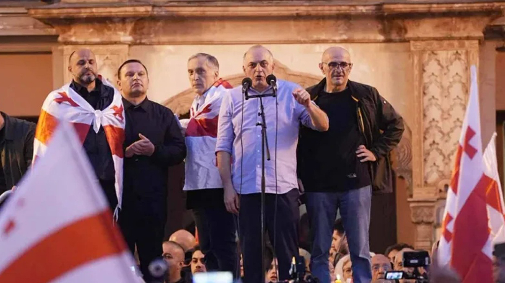  7 წლით პატიმრობა მიესაჯათ პაატა ბურჭულაძესა და სხვა პოლიტიკოსებს