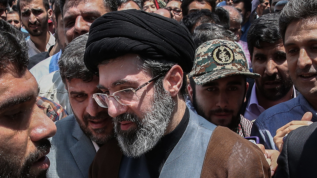  მედიის ცნობით, ირანის ახალ ლიდერად მოკლული ალი ხამენეის ვაჟი აირჩიეს