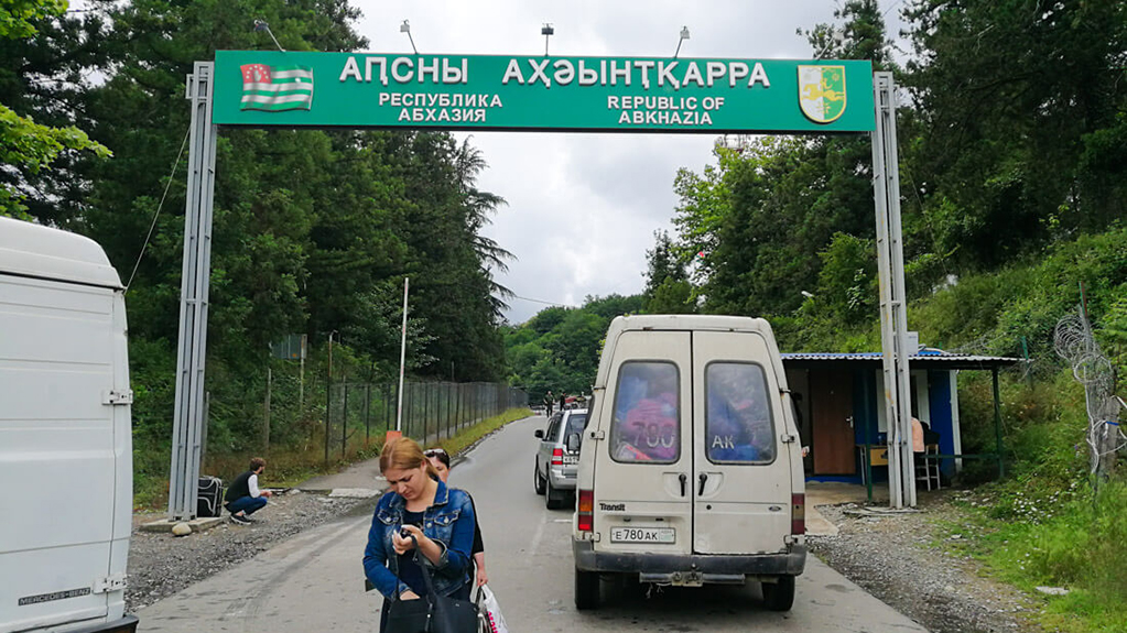  საოკუპაციო რეჟიმის ცნობით, 2025 წელს ენგურზე 350-ზე მეტი ადამიანი დააკავეს